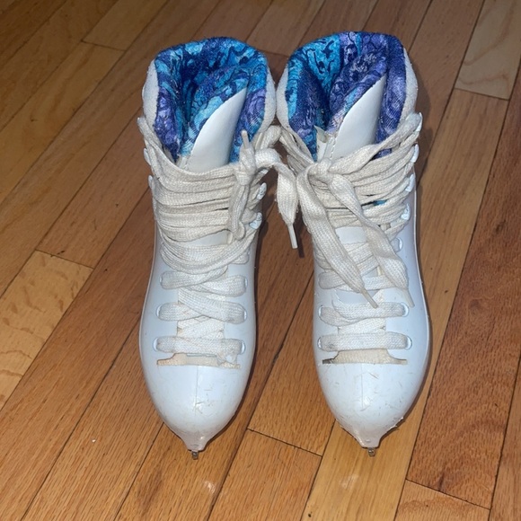 Lake Placid Molded Ankle Support Ice Skates - Picture 5 of 10